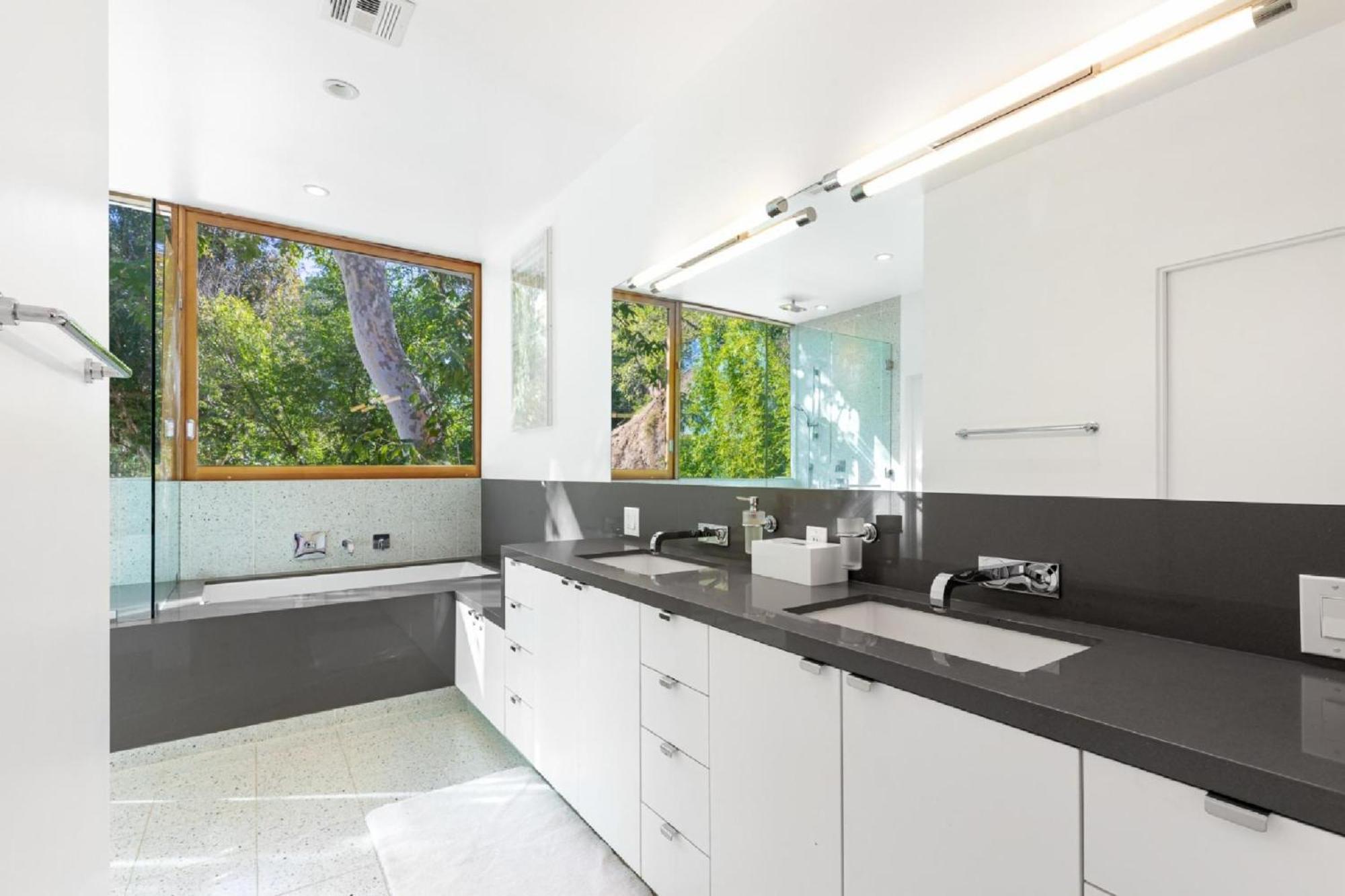 Hollywood Hills Midcentury Treehouse Villa Los Angeles