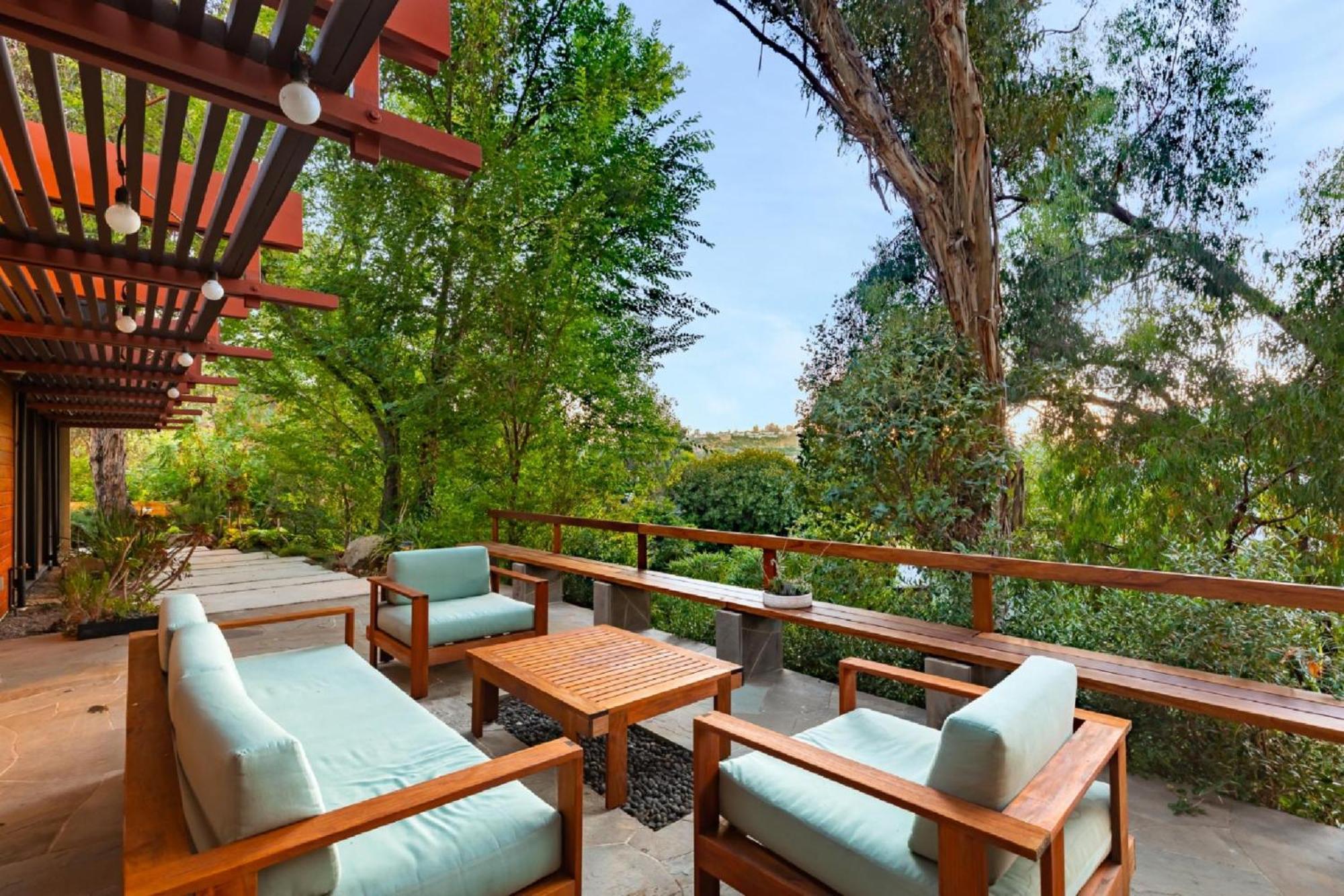 Hollywood Hills Midcentury Treehouse Villa *