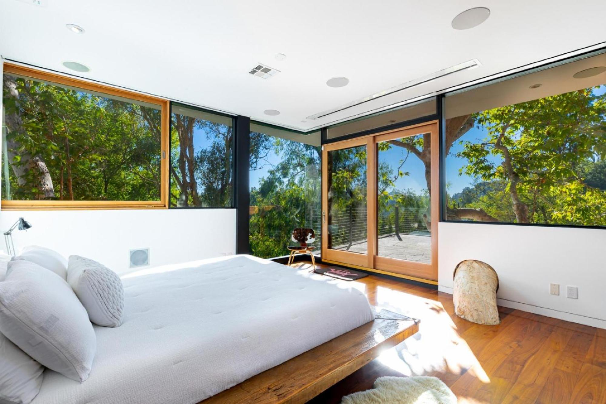 Hollywood Hills Midcentury Treehouse Villa *